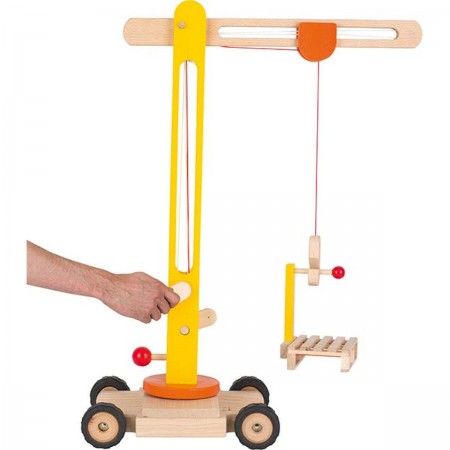 Goki Dźwig drewniany 64 cm na kółkach dla dzieci +3 Goki Dźwig drewniany 64 cm na kółkach dla dzieci +3