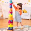 B.Toys Kubełki i wiaderko do piętrowania 10 sztuk B.Toys Kubełki i wiaderko do piętrowania 10 sztuk