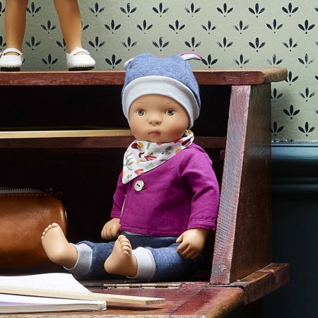 Petitcollin Lalka bobas Samuel z łóżeczkiem 35cm Petitcollin Lalka bobas Samuel z łóżeczkiem 35cm