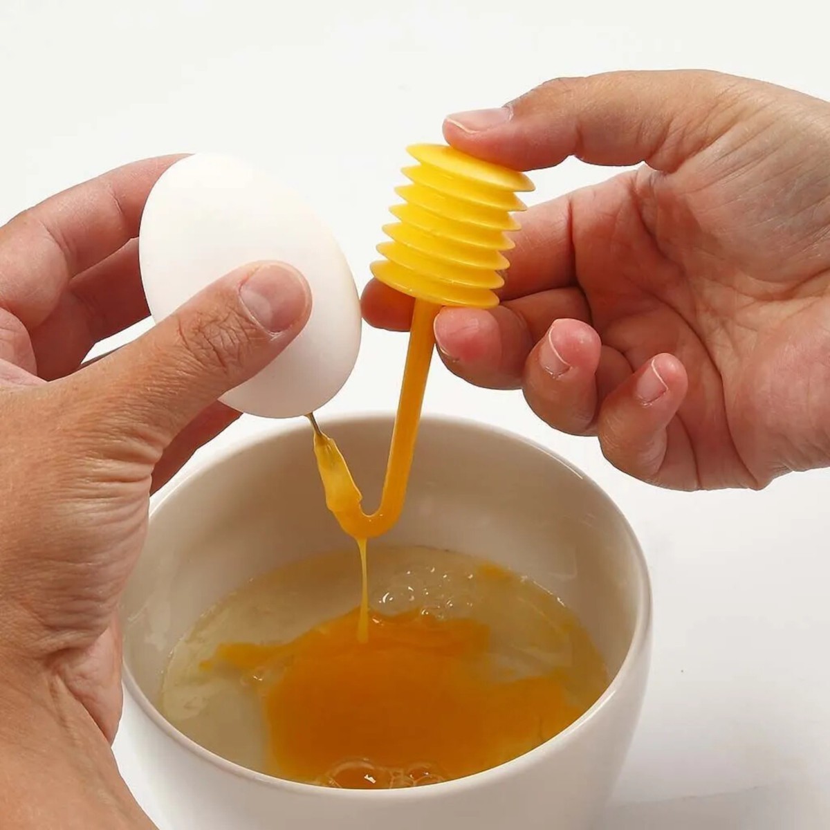 Przyrząd do wydmuchiwania jajek