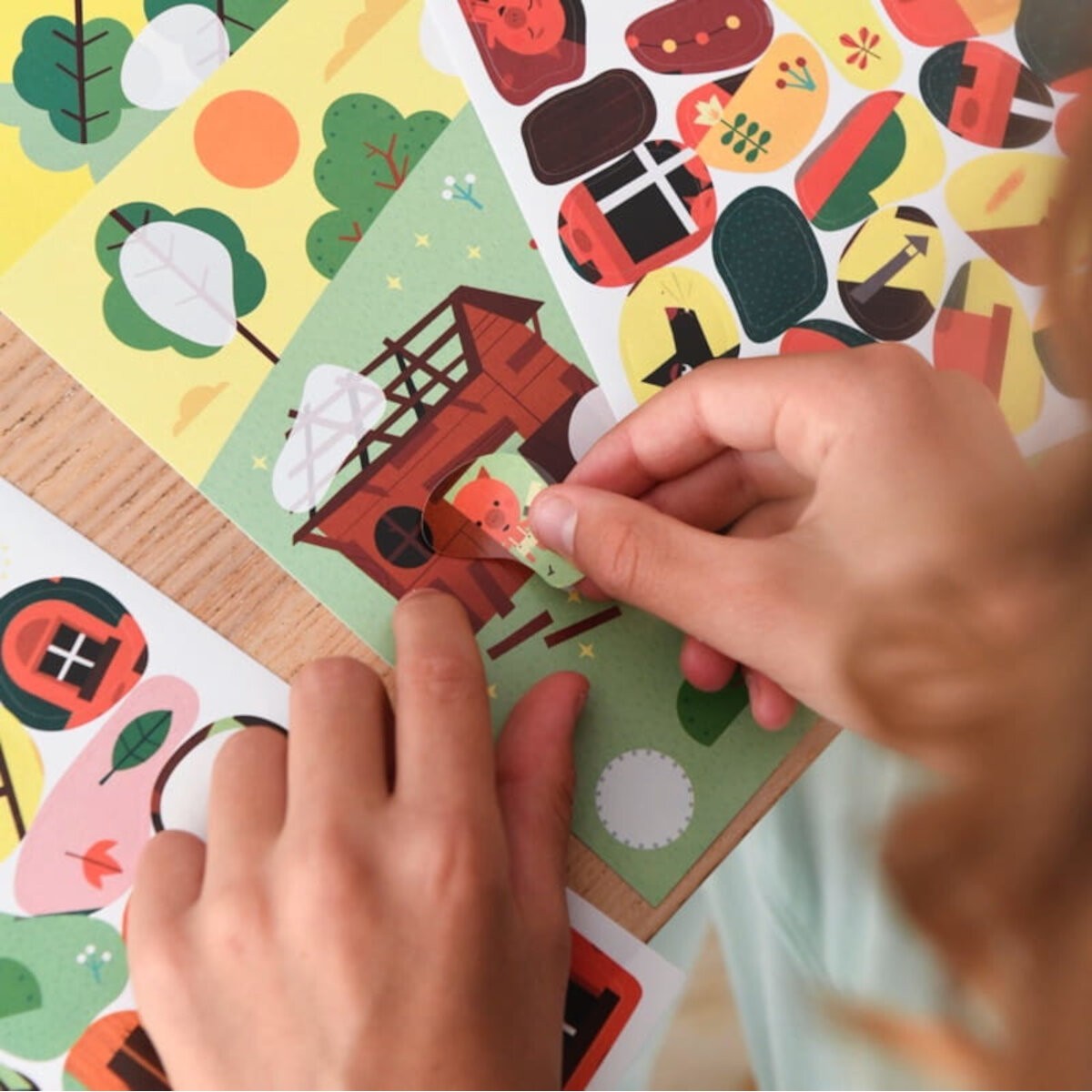 Poppik Trzy Małe Świnki książeczka i 70 naklejek | Dadum Kraków