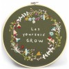 Zestaw do haftowania Let Yourself Grow dla średnio zaawansowanych Zestaw do haftowania Let Yourself Grow dla średnio zaawansowanych