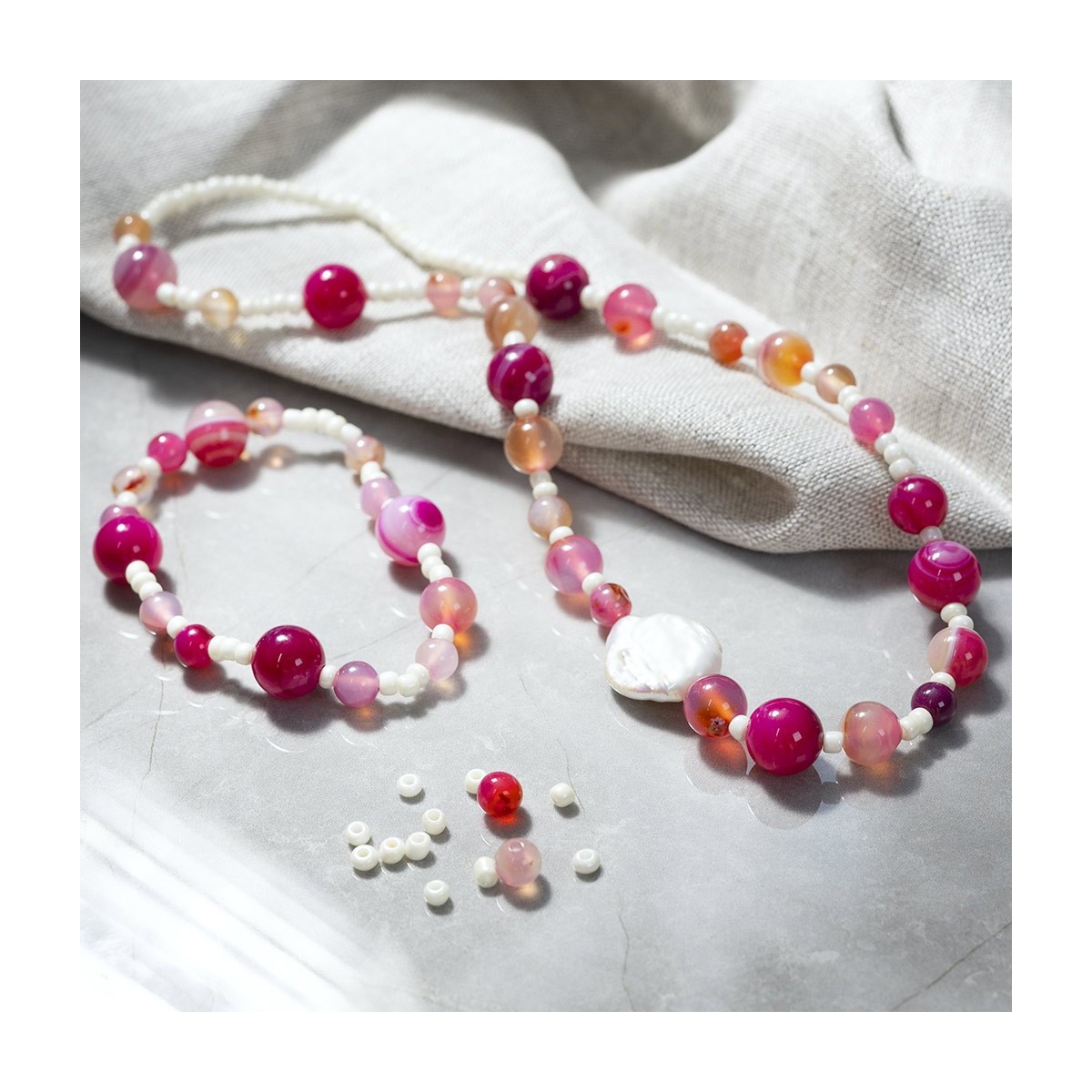 Naszyjnik i bransoletka do robienia z agatami i perłami słodkowodnymi dla początkujących