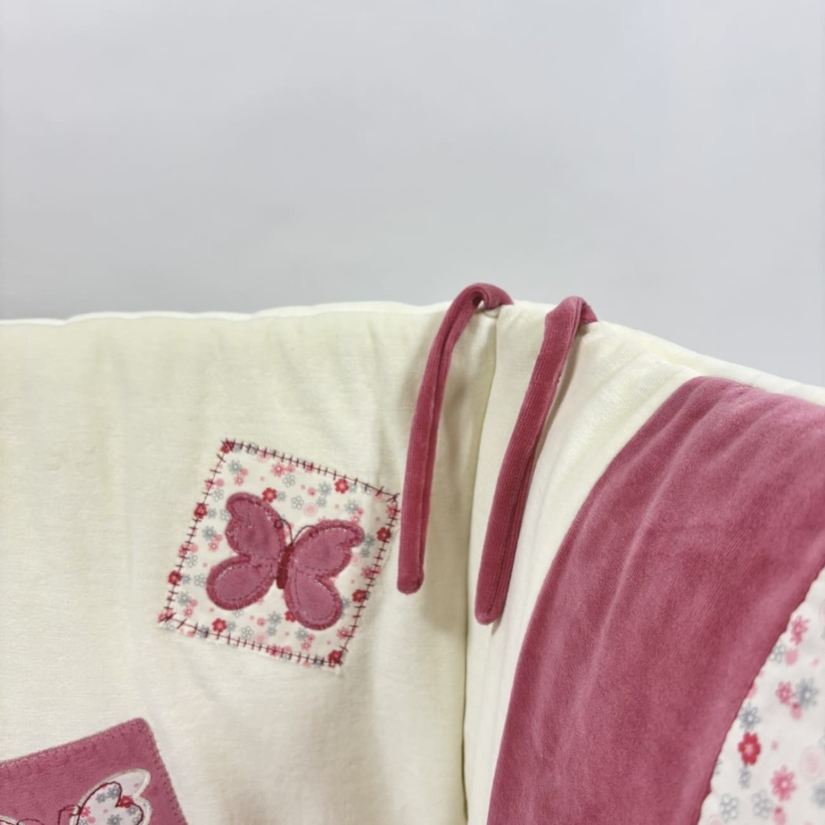 Ochraniacz na szczebelki do łóżeczka Motyle 70x140, 60x120 | Dadum