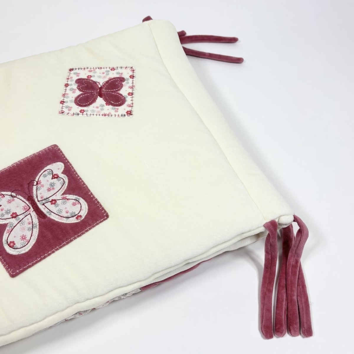 Ochraniacz na szczebelki do łóżeczka Motyle 70x140, 60x120 | Dadum