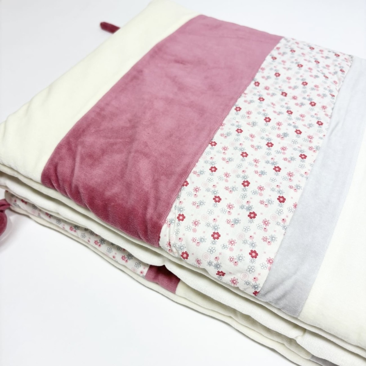 Ochraniacz na szczebelki do łóżeczka Motyle 70x140, 60x120 | Dadum