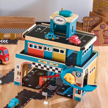 Garaż drewniany vintage z windą i autkiem Vilac 2351