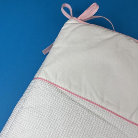 Ochraniacz na szczebelki do łóżeczka Miś różowy | Dadum Kraków