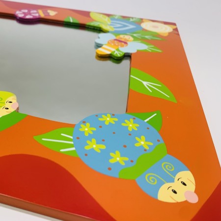 Lustro do pokoju dziecięcego Biedronki z drewnianą ramą | Dadum Kraków